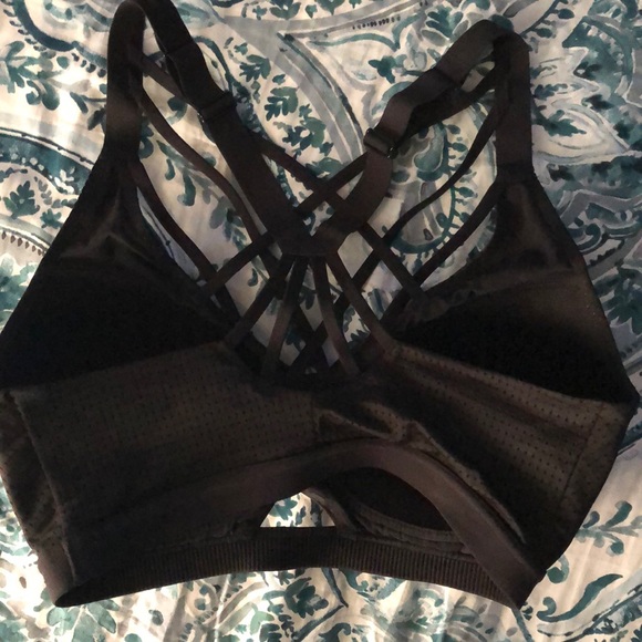 Victoria Sport strappy sports bra! - Picture 2 of 3